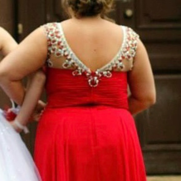 Rachel Allan red prom dress - Picture 3 of 8